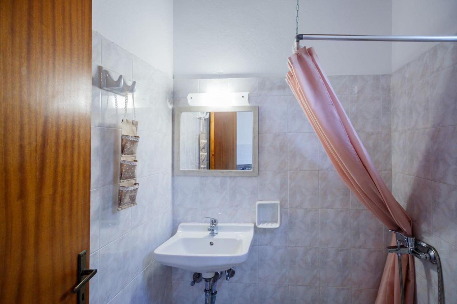 Aria Mare Daire Keri Oda fotoğraf